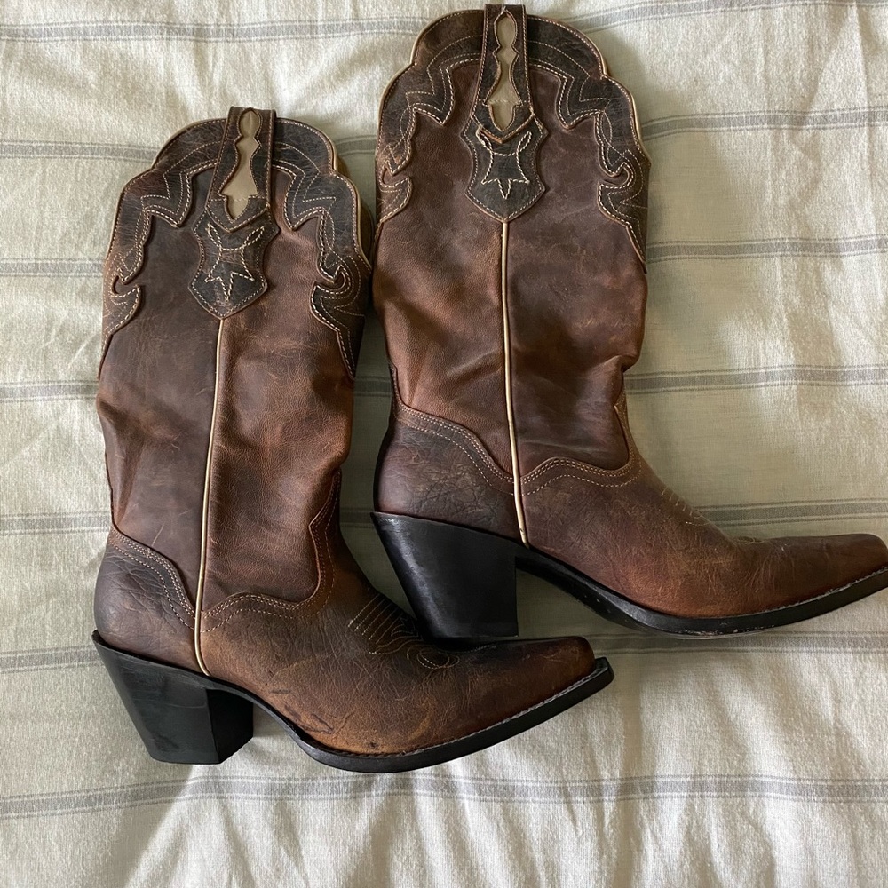 Women’s cowboy boots